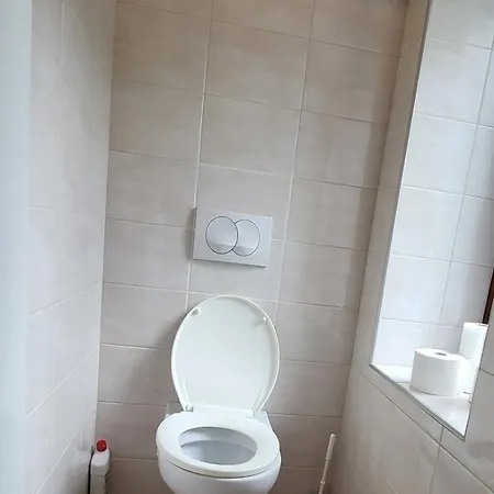 Caissa - Spacious House In Quiet Location